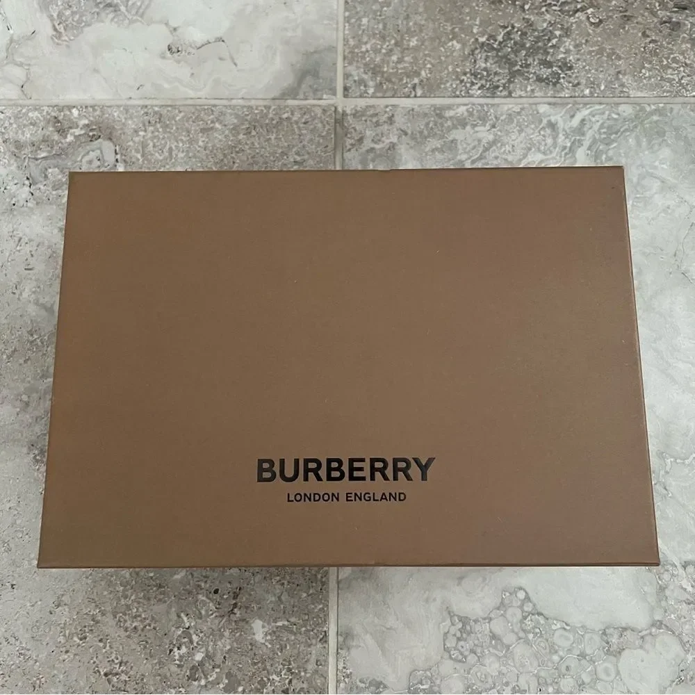Burberry Kids Pink Litherton Sandals, Pink, New, Size 3